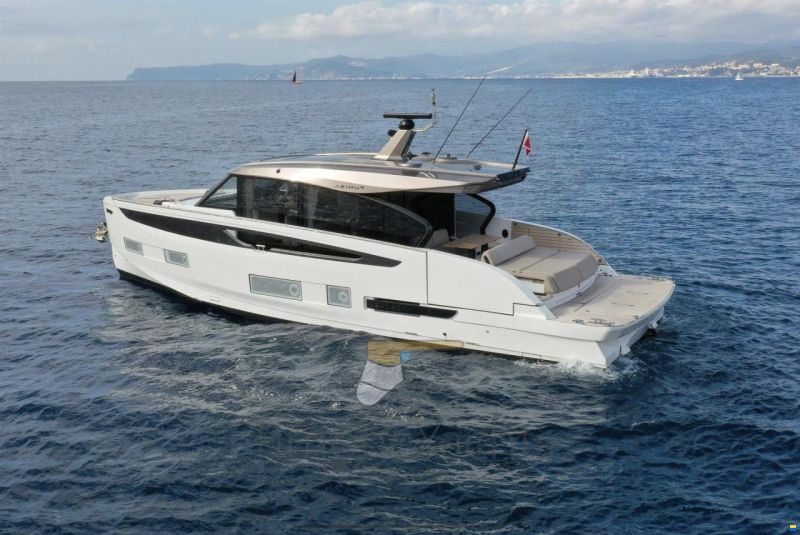 Azimut Seadeck 6