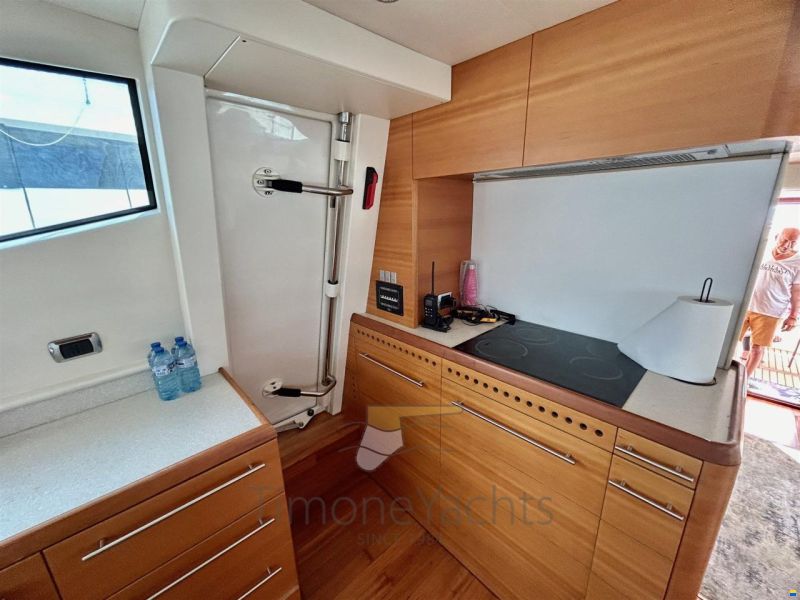 Aicon 64 FLY (4 cabins + crew)