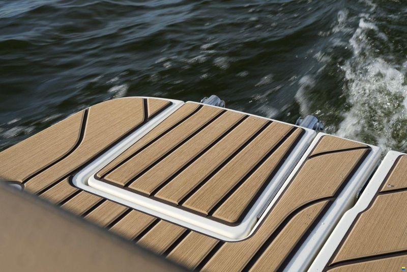 Sea Ray SPX 210