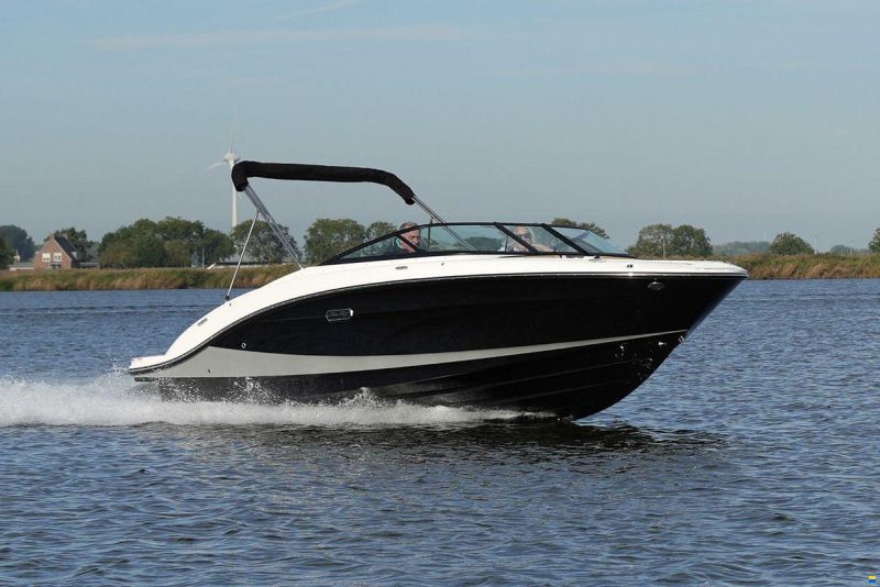 Sea Ray SPX 210