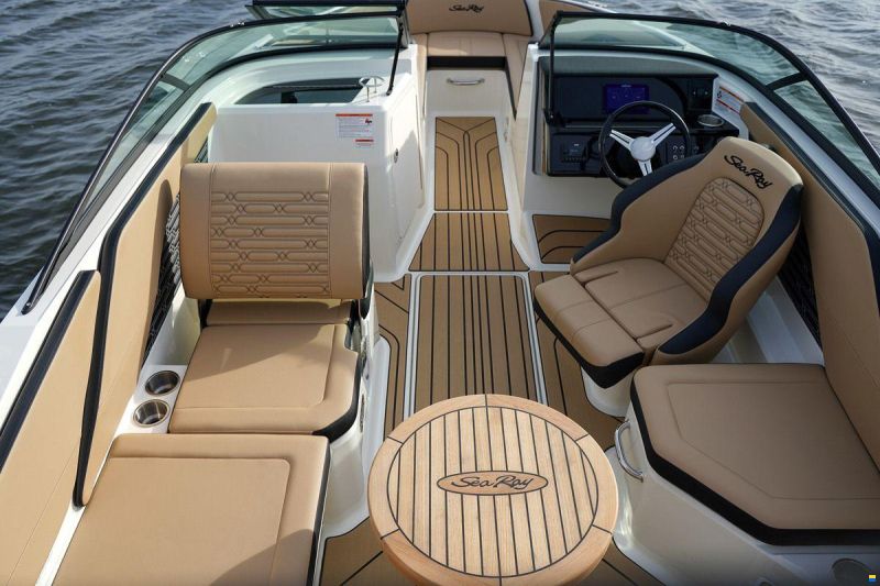 Sea Ray SPX 210