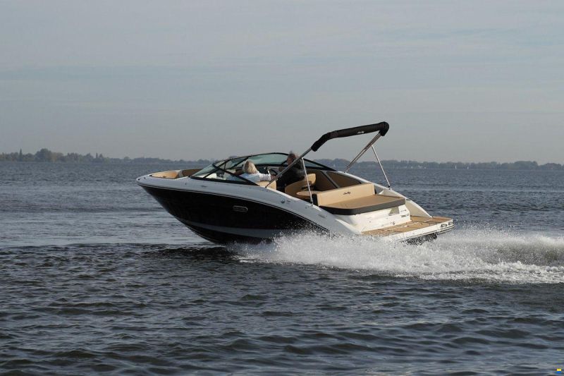 Sea Ray SPX 210