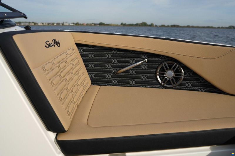 Sea Ray SPX 210