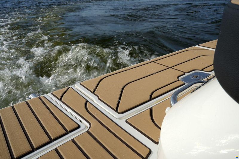 Sea Ray SPX 210