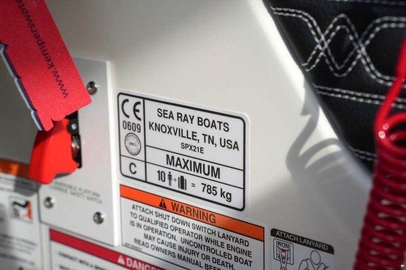 Sea Ray SPX 210