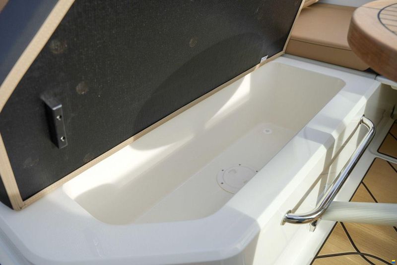 Sea Ray SPX 210