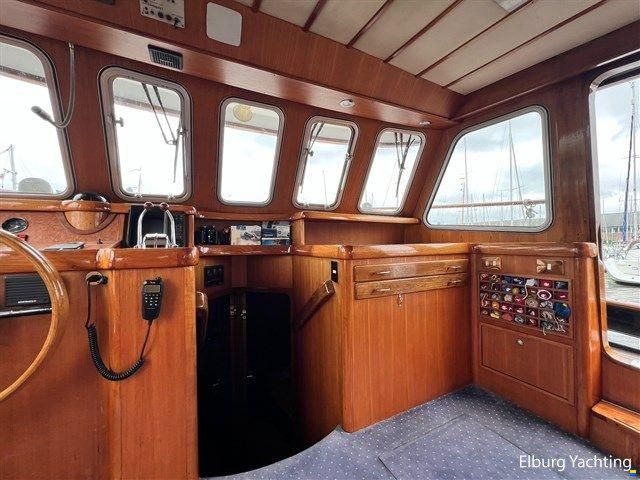 Tayana Trawler - Pieter Beeldsnijder