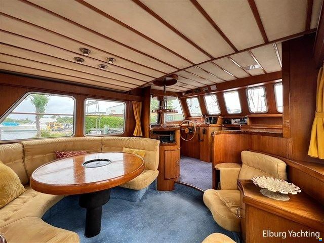 Tayana Trawler - Pieter Beeldsnijder