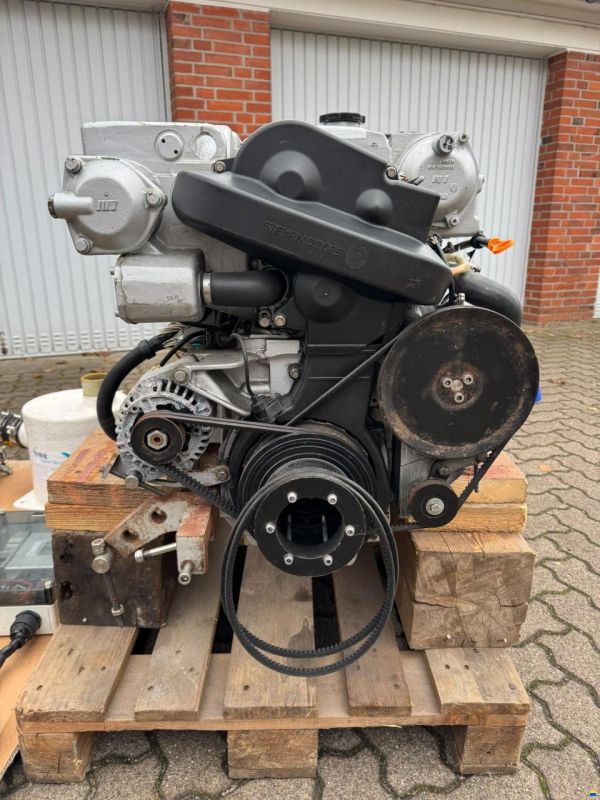 Steyr MO166M28 Steyr Diesel Innenborder 6-Zyl.