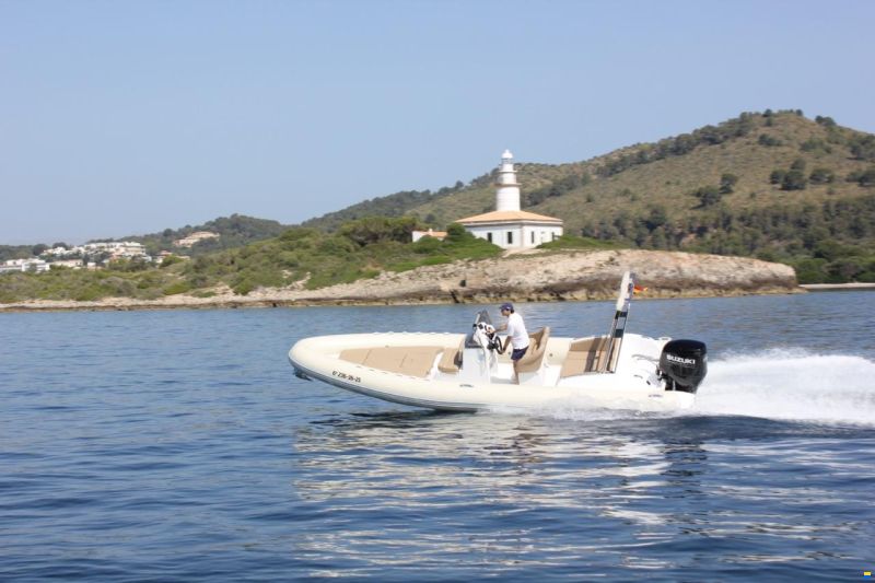 HYDROSPORT 737 SUNDECK