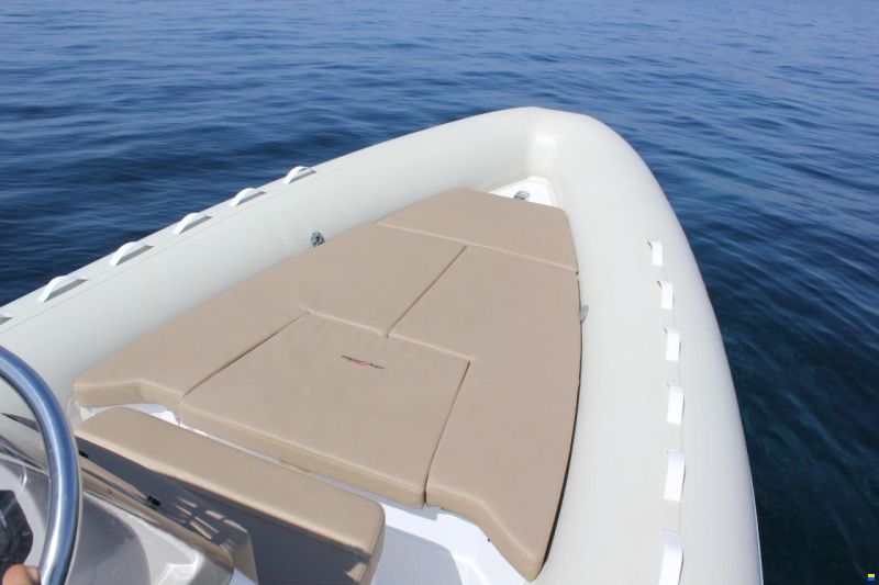 HYDROSPORT 737 SUNDECK