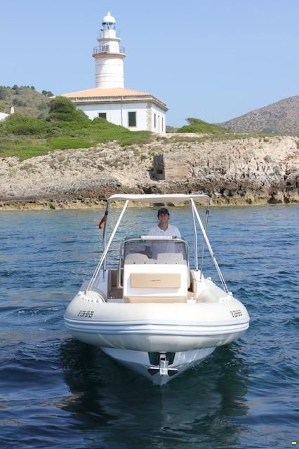 HYDROSPORT 737 SUNDECK