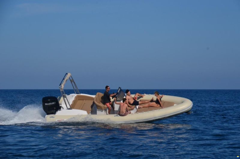 HYDROSPORT 737 SUNDECK