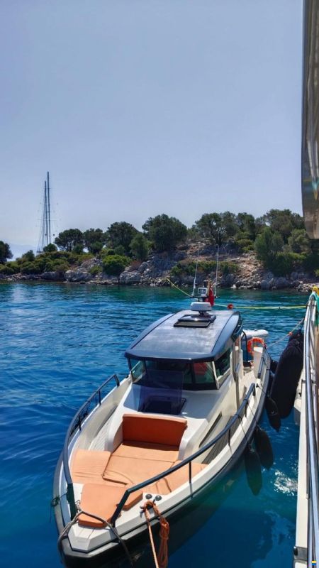 Samba Power Boats 11 Cabin