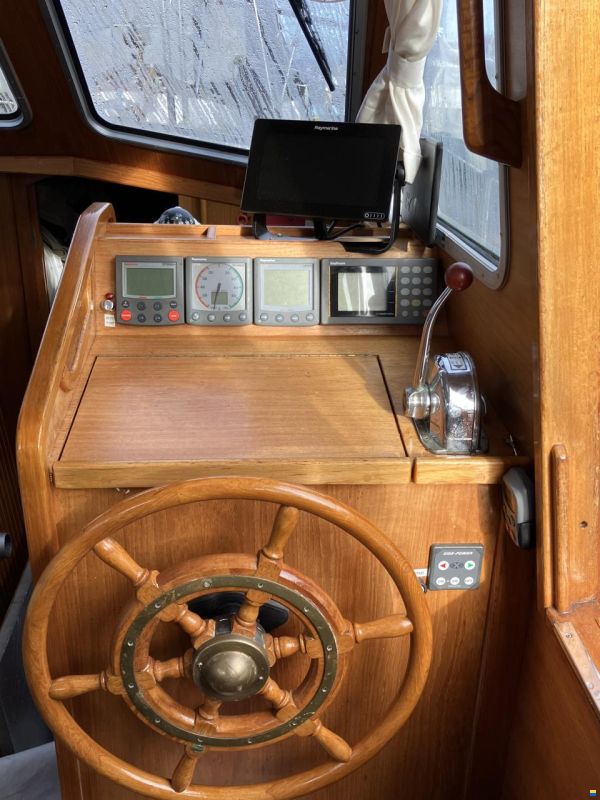 Nauticat 331