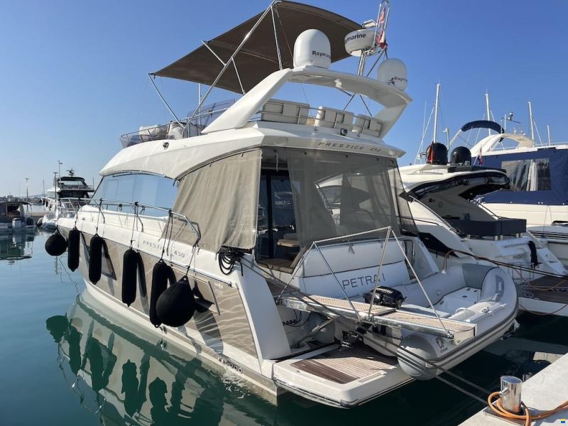 Prestige Flybridge 450