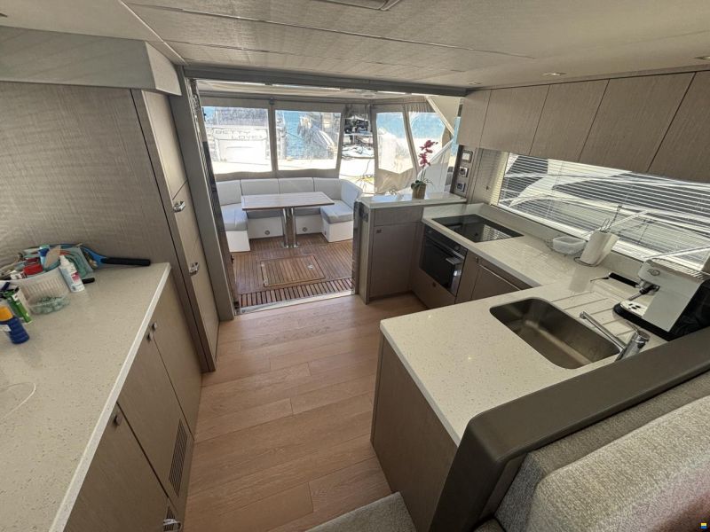 Sunseeker Manhatan 52