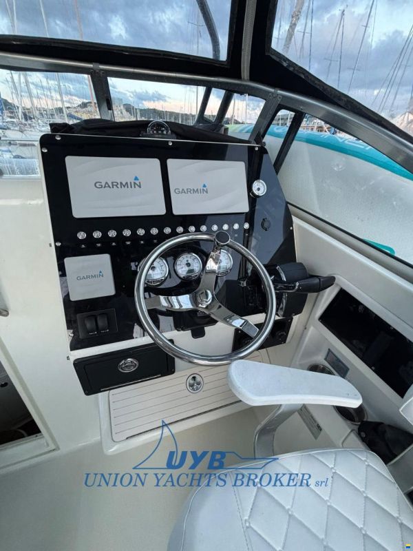 Hydra-Sports 2600 VX VECTOR