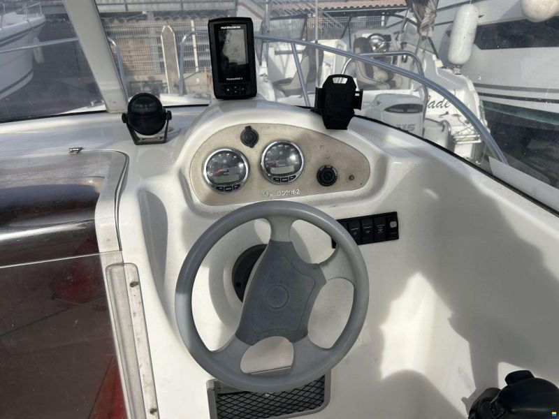 Quicksilver 530 pilothouse