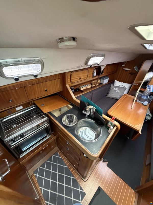 Bavaria 300