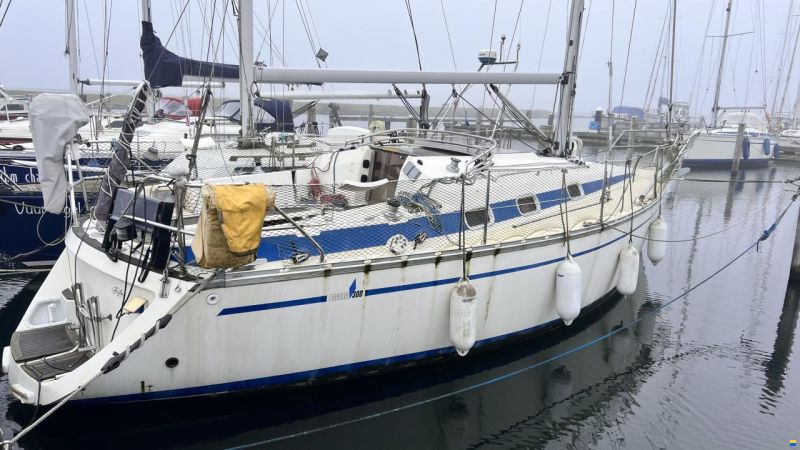 Bavaria 300