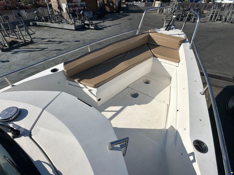 Axopar 28 T-Top