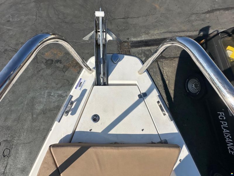 Axopar 28 T-Top