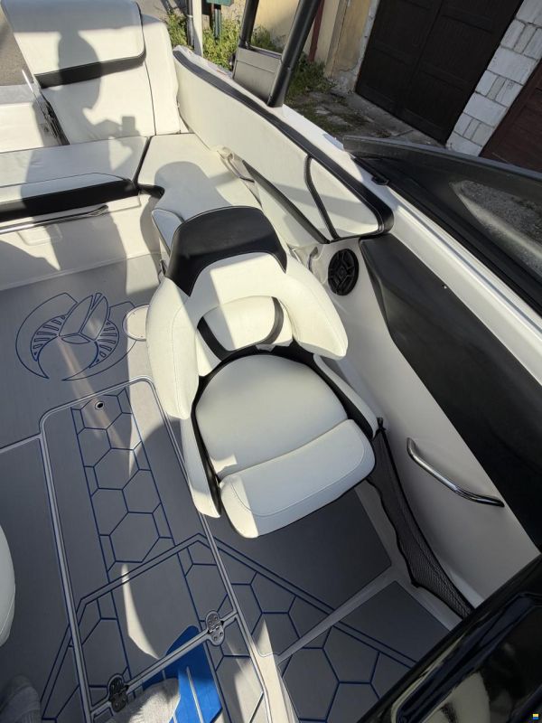 Scarab 215 HO