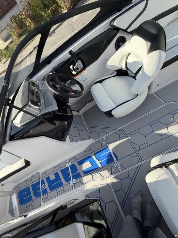 Scarab 215 HO