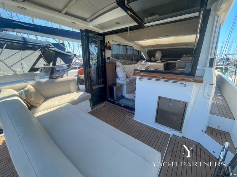 Sealine C330