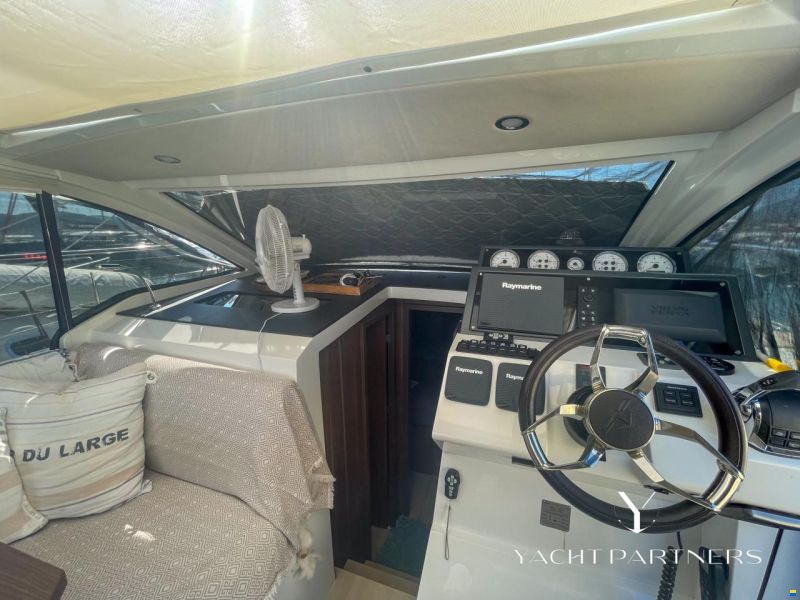 Sealine C330