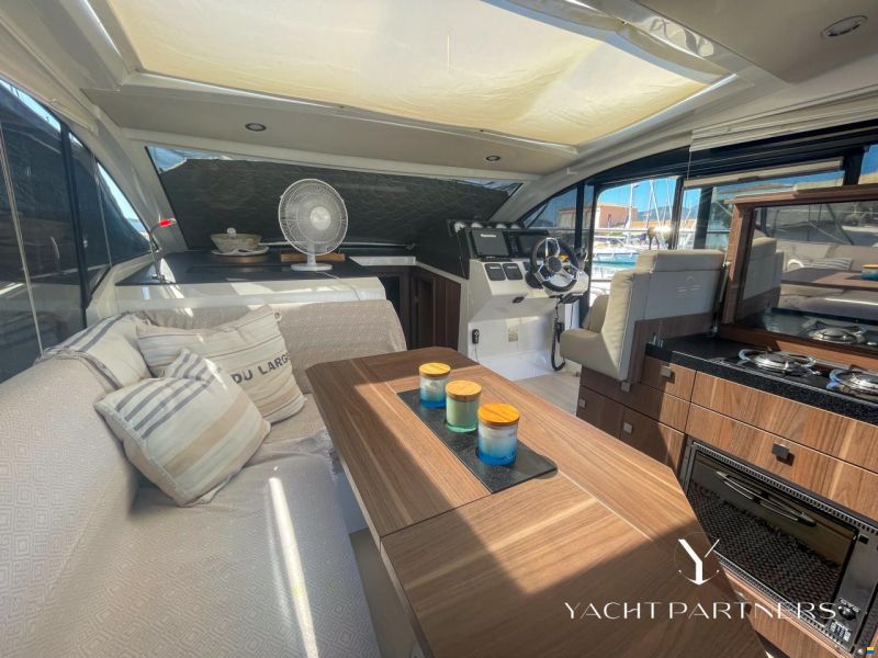 Sealine C330