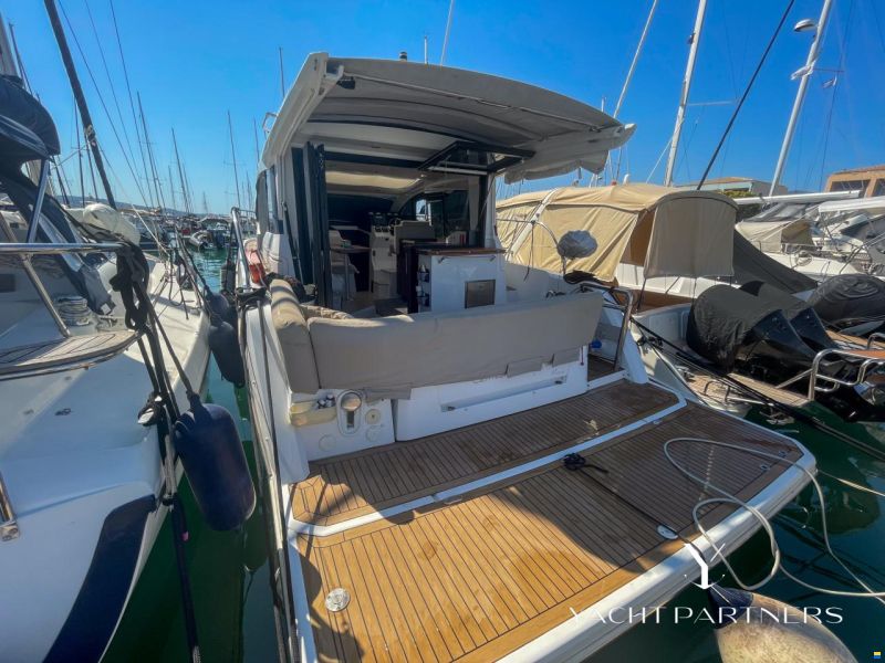 Sealine C330
