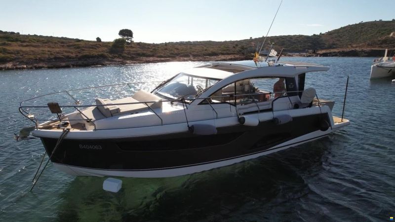 Sealine C330