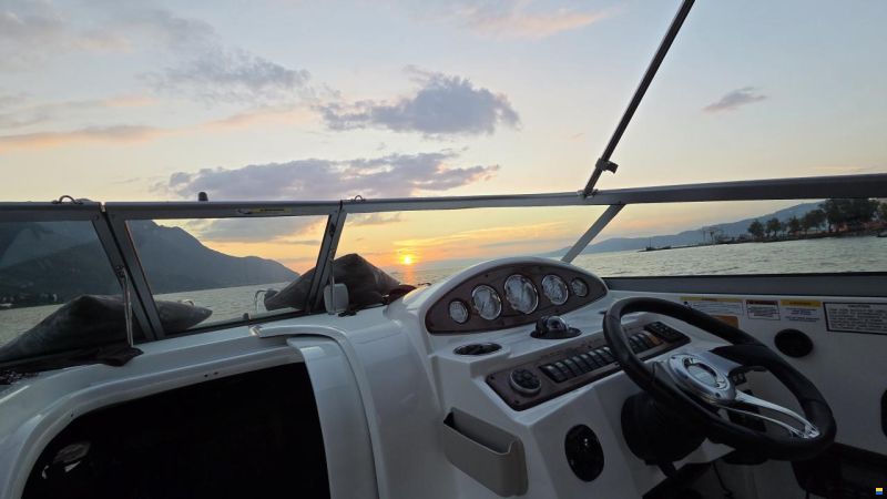 Rinker 260 EC Cruiser