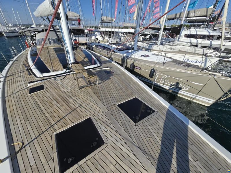 Bavaria C65 Lightwave