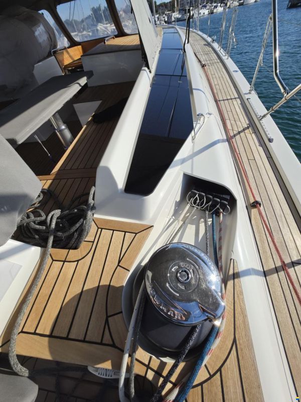 Bavaria C65 Lightwave