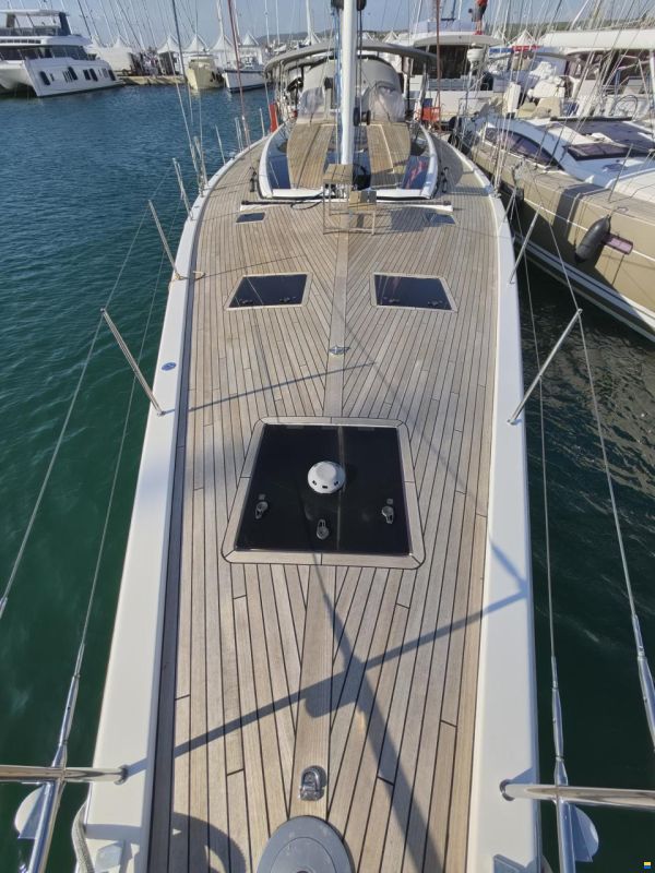 Bavaria C65 Lightwave