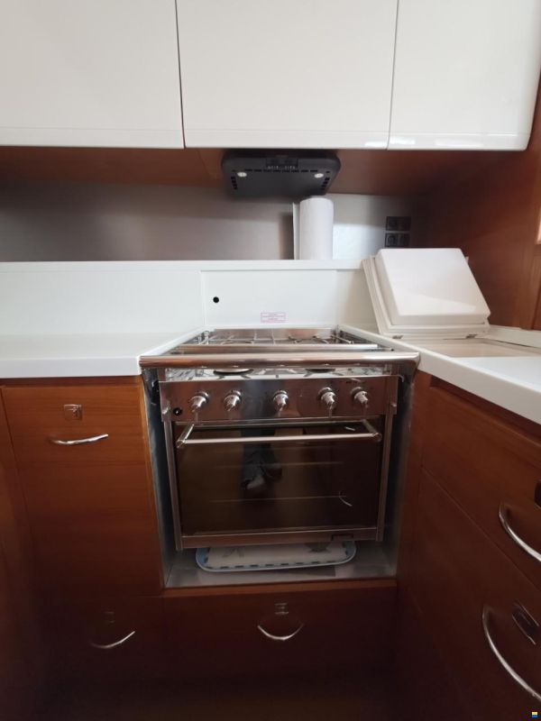 Bavaria C65 Lightwave