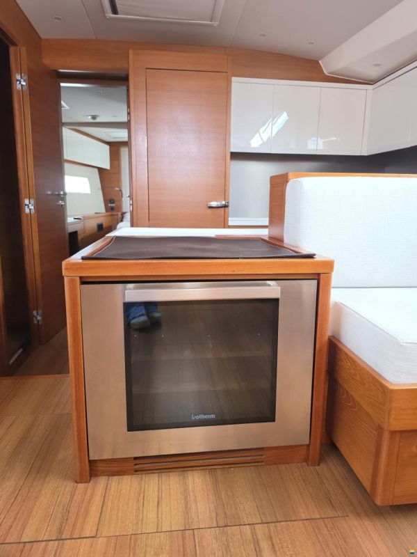 Bavaria C65 Lightwave