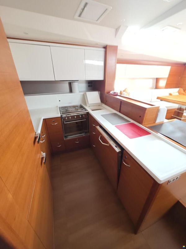 Bavaria C65 Lightwave