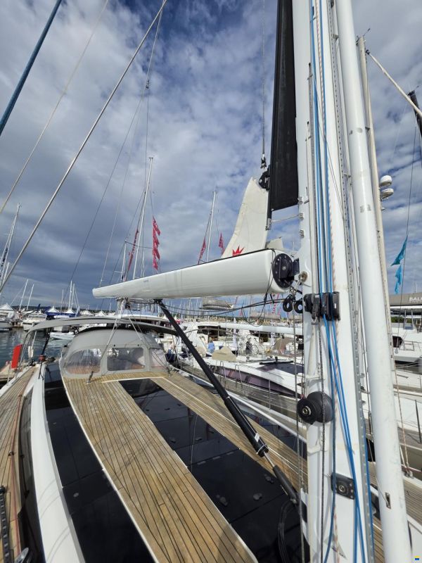Bavaria C65 Lightwave
