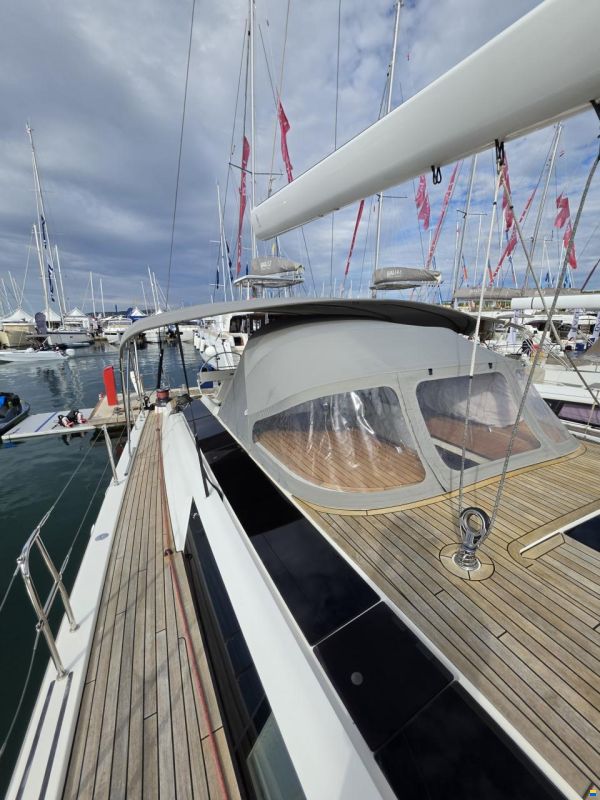Bavaria C65 Lightwave