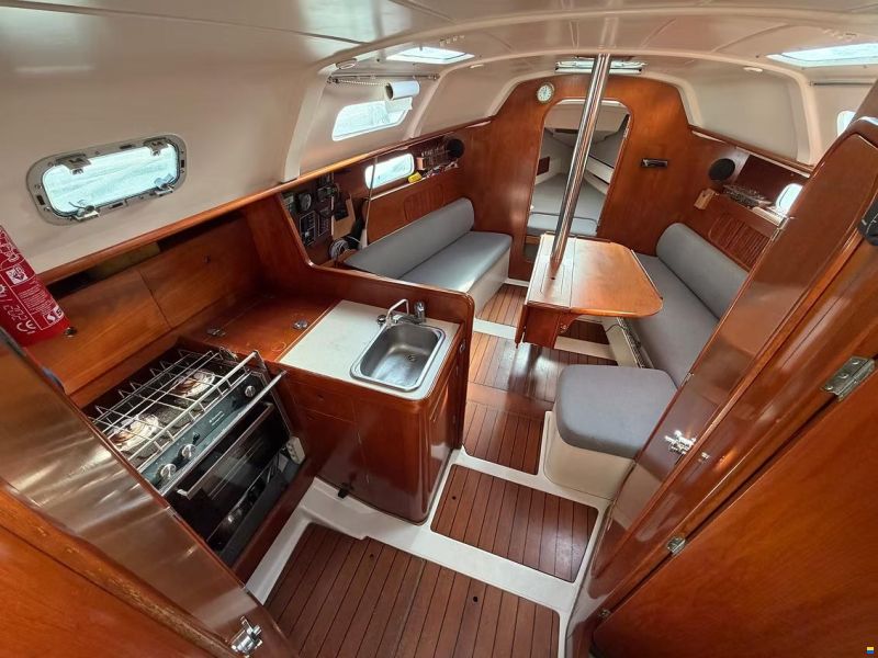 Beneteau OCEANIS 321