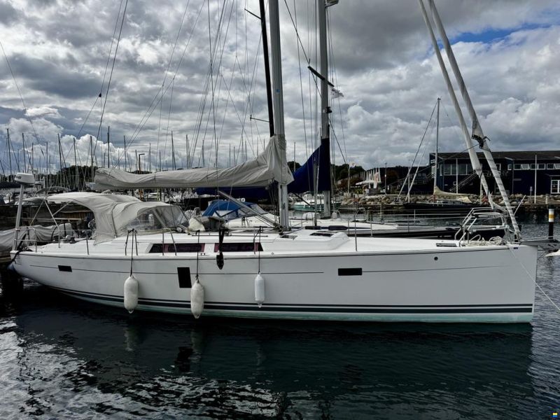 Hanse 445