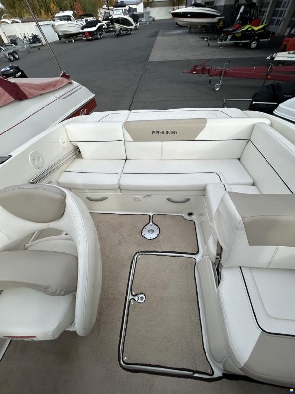 Bayliner 642 CU