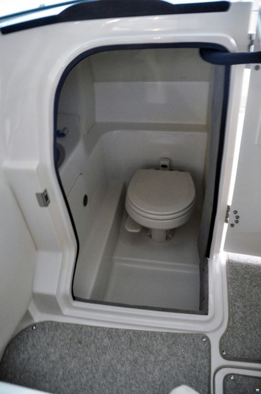 Sea Ray SLX 270