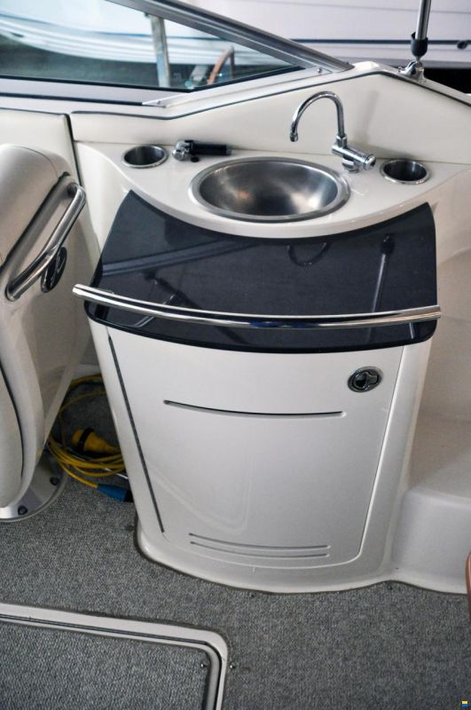 Sea Ray SLX 270