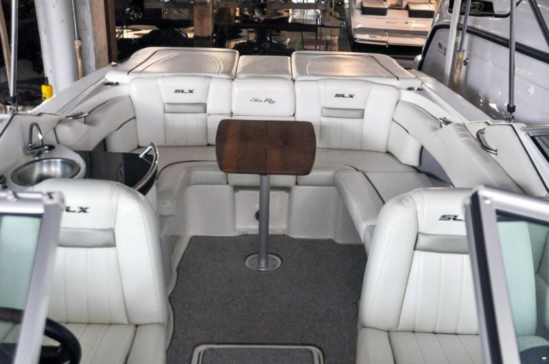 Sea Ray SLX 270