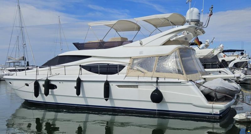 Ferretti 550